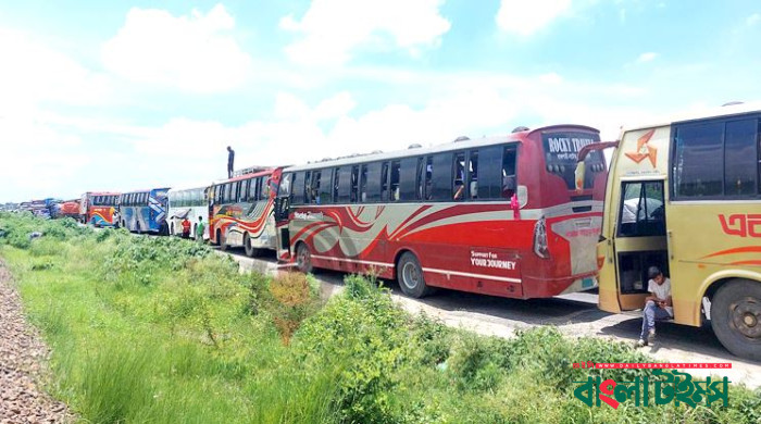 ঢাকা-টাঙ্গাইল মহাসড়কে ১৪ কিলোমিটার যানজট